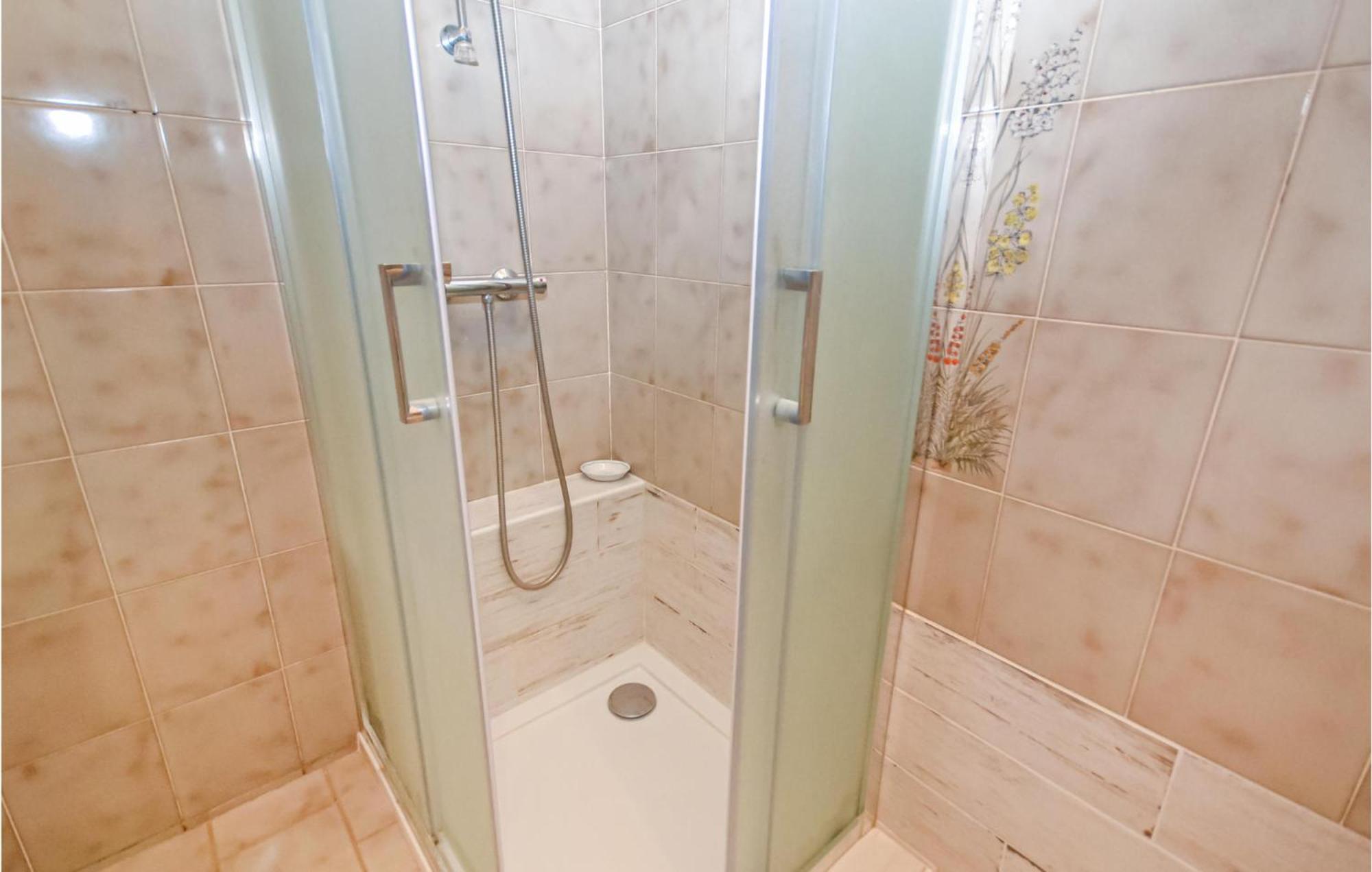 1 Bedroom Pet Friendly Home In Entrechaux Exterior foto