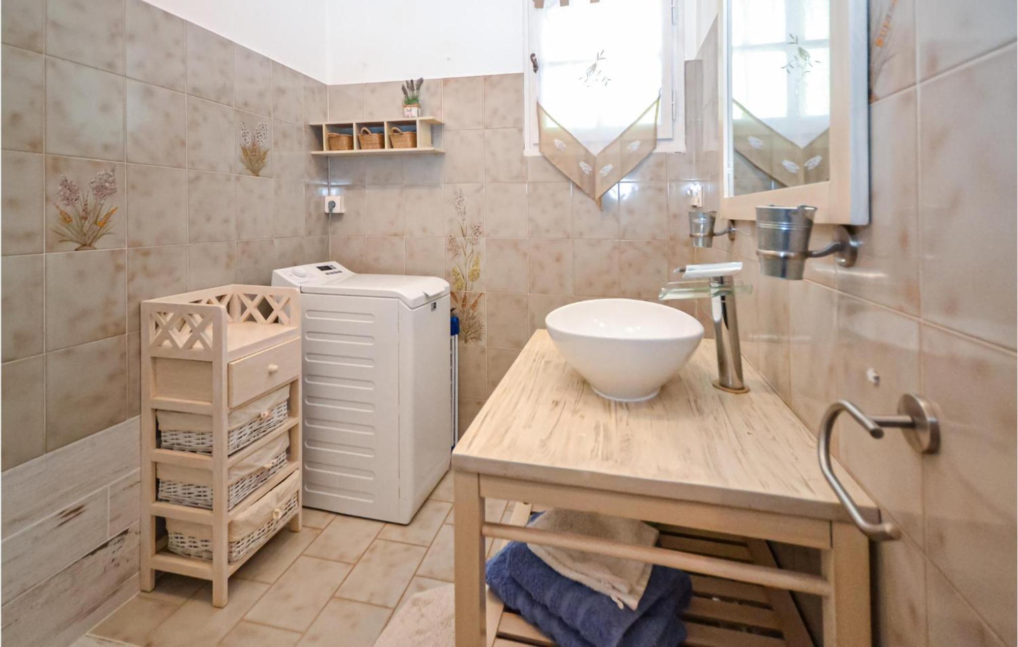 1 Bedroom Pet Friendly Home In Entrechaux Exterior foto